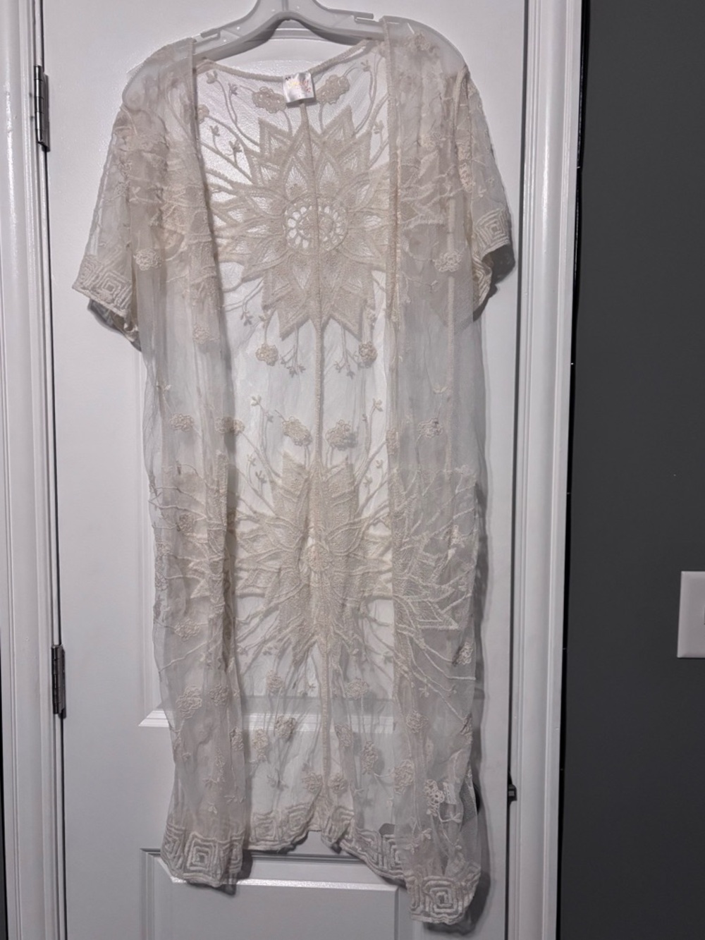 Siren Lily Embroidered Sheer Duster Kimono in Cream Size Small 100% polyester